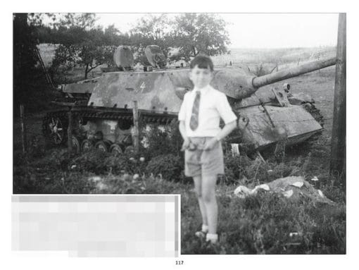 Boy and Panzer IV/70(V)